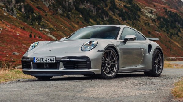 新保时捷911 Turbo测试车曝光 或搭载混动 马力超700匹