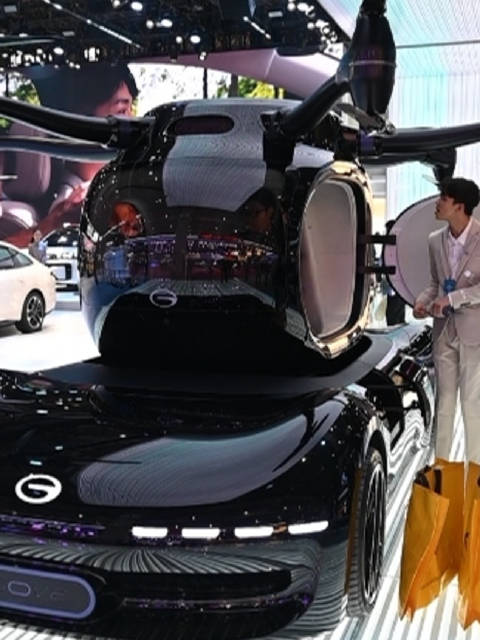 上海车展究竟有多少惊喜？汽车不但能DIY配色，还能原地起飞