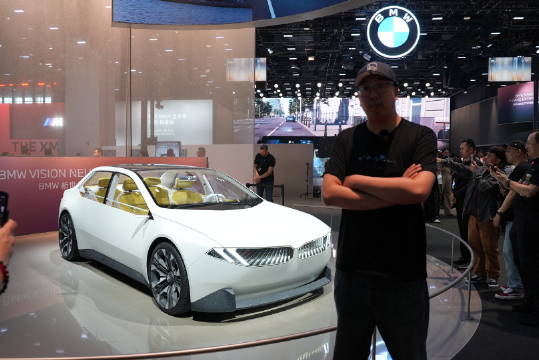 宝马上海车展发布新世代概念车，扭矩18000N·m搭载驾控超级大脑