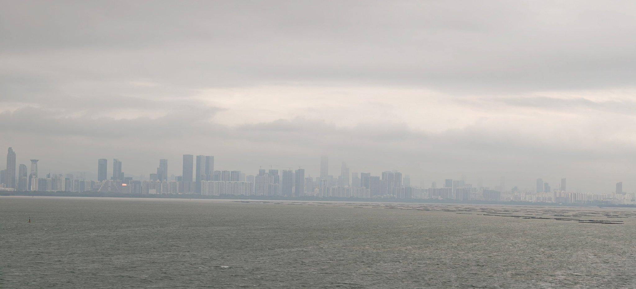 时间没安排好，朱茵和罗家英的《驴得水》没看完下半场，听说下半场是最窎的