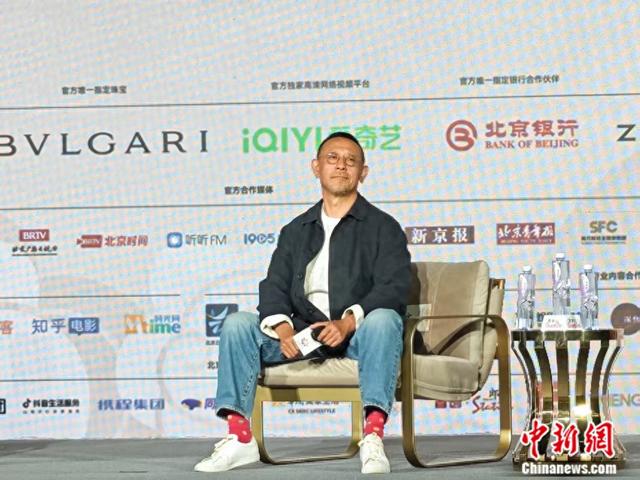 4月25日，第十五届北京国际电影节姜文电影大师班，姜文与观众互动交流。中新网记者 任思雨 摄