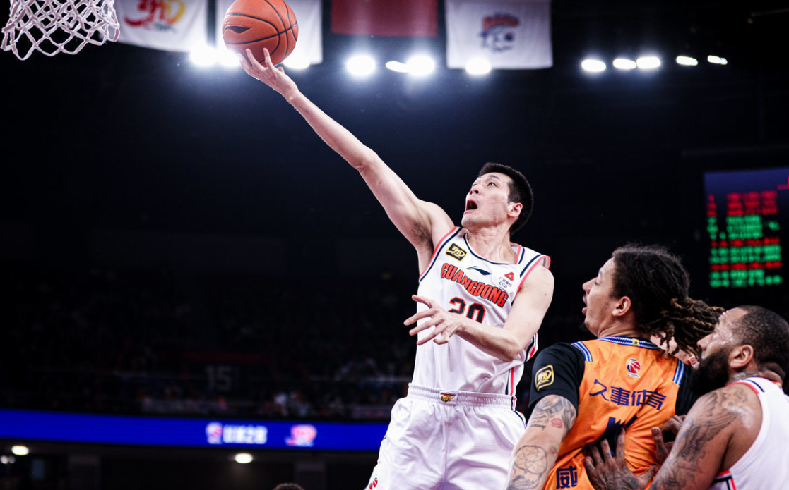 合同正式到期！广东宏远王牌锋线或再战一年，杜锋靠他东山再起？