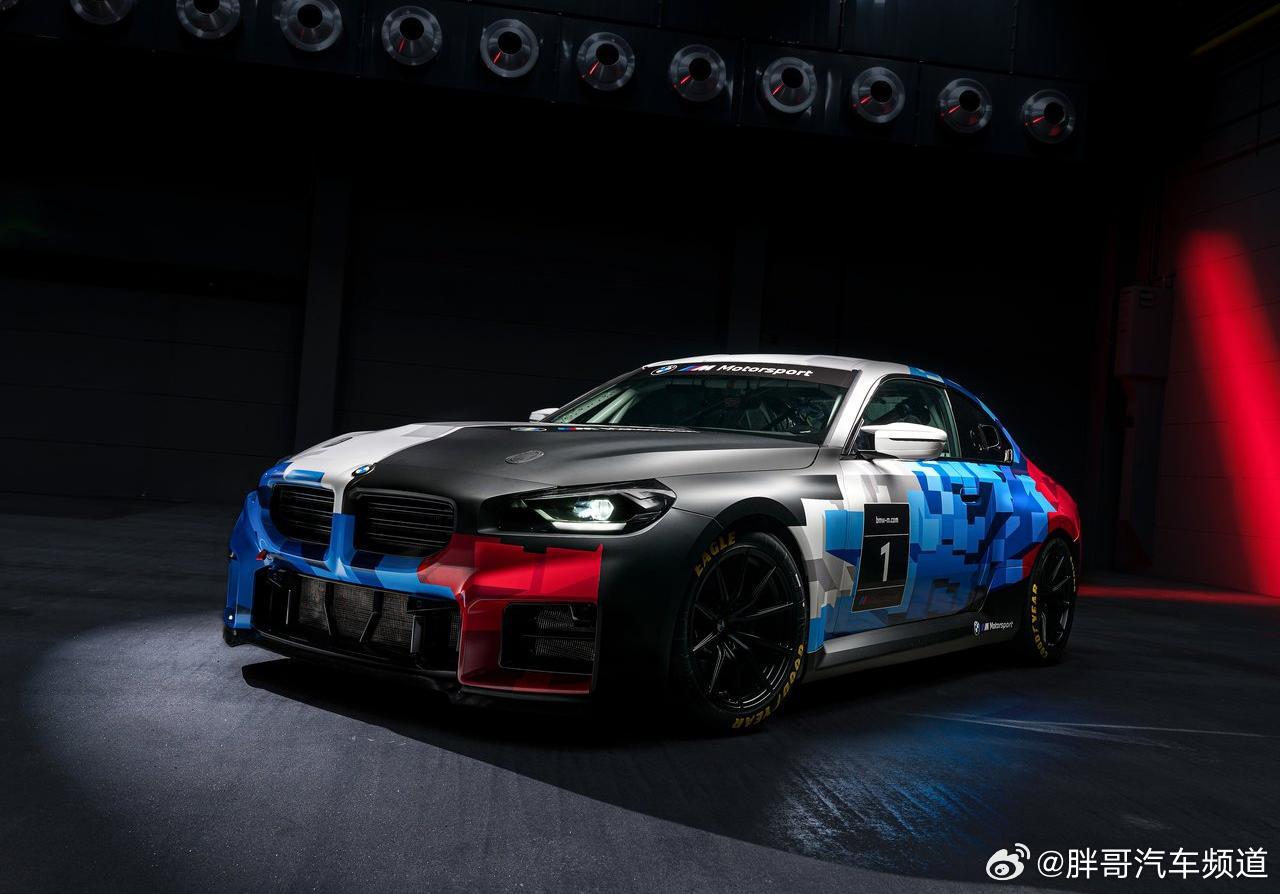 新一代宝马M2 Racing发布，313马力四缸发动机，9.8万欧起