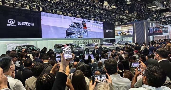 海外网评：“像是在逛一场科技展”，这场车展亮点满满