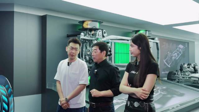 这届上海车展，魏建军无疑是焦点