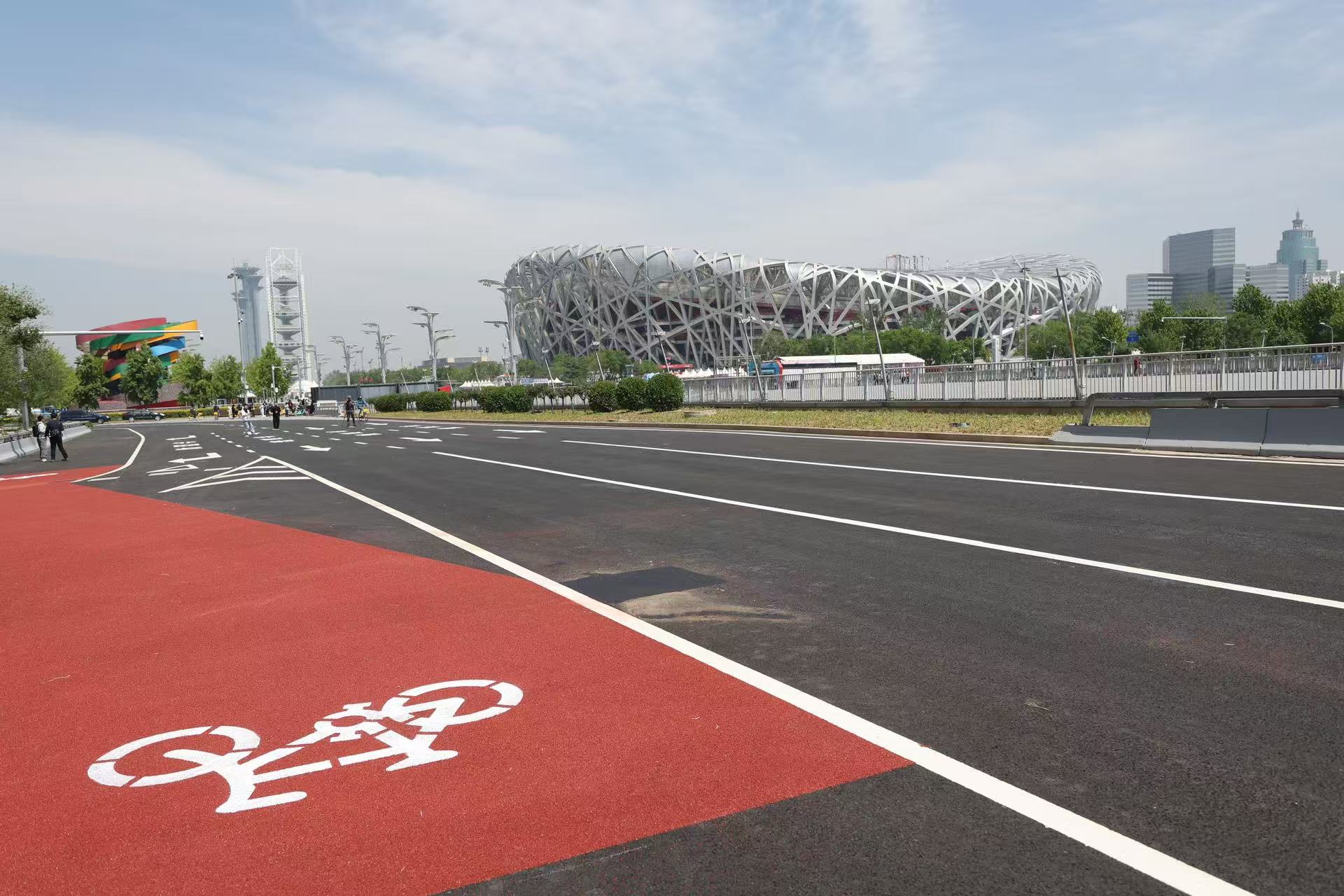 4月29日至5月6日,北京奧林匹克中心區的5條道路和1個橋區將陸續開放通車。新京報記者 王飛 攝