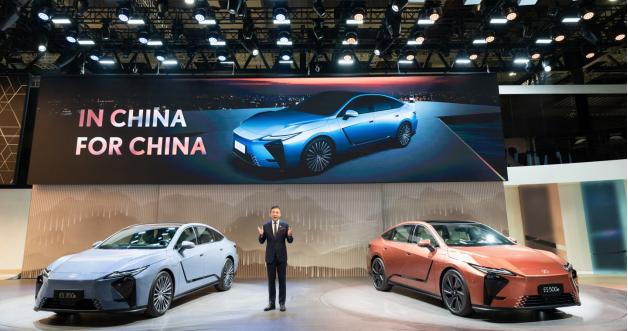 焕新登场，定义新豪华 LEXUS雷克萨斯全新一代ES