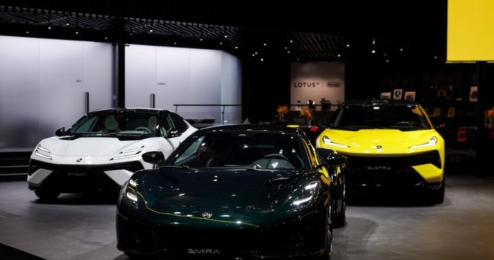 上海车展丨专注赛道内核，莲花开展赛道训练营