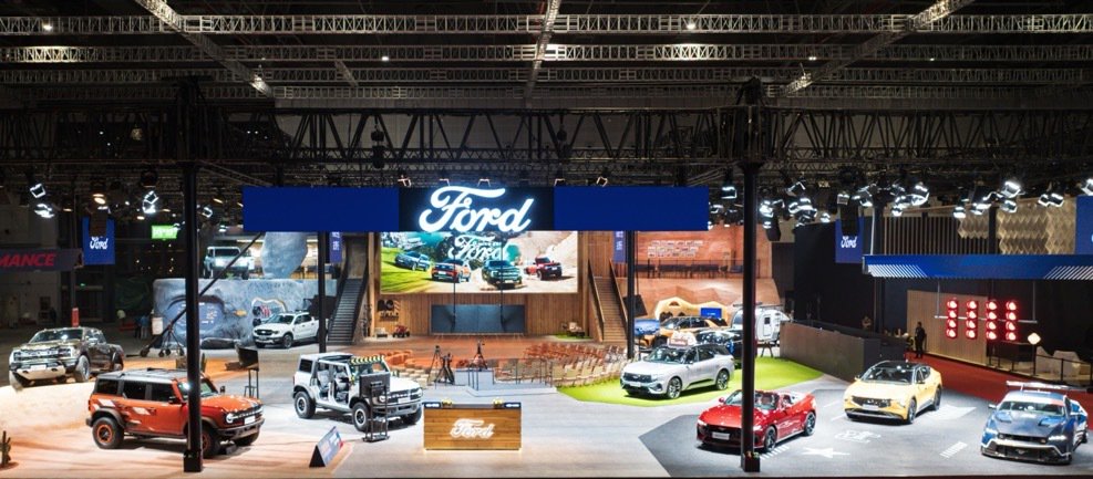 福特全明星阵容闪耀2025上海国际车展福特户外主题乐园展台