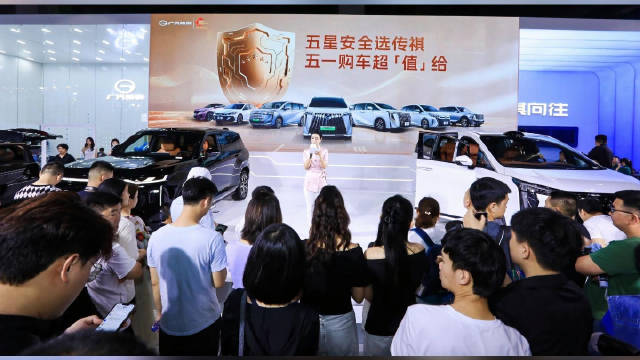 华南车展最热闹展台没有之一 传祺向往S7收单收到“手软”