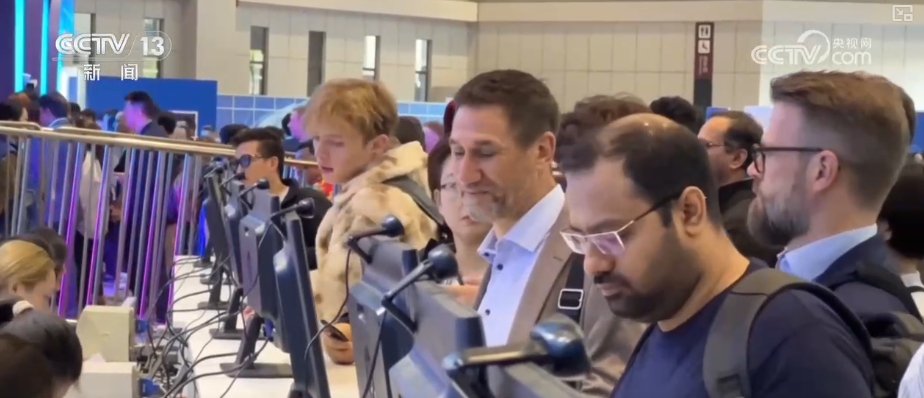 各地车展联动点燃消费引擎 政策红利叠加科技新潮为假日市场注入活力