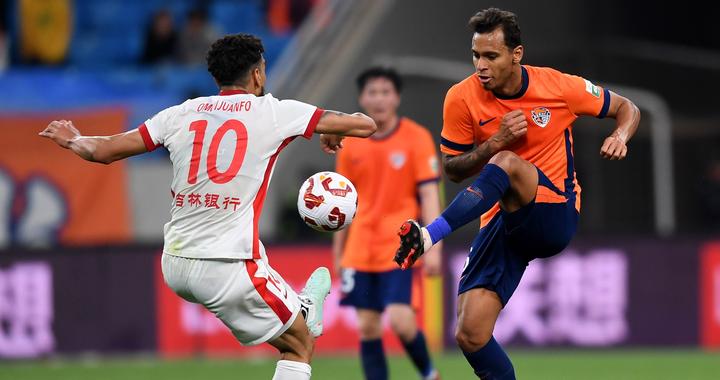 足球丨中超：青岛海牛胜长春亚泰