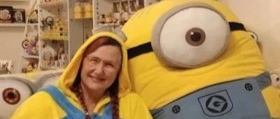 妈妈也疯狂！15年收藏上千个小黄人周边！