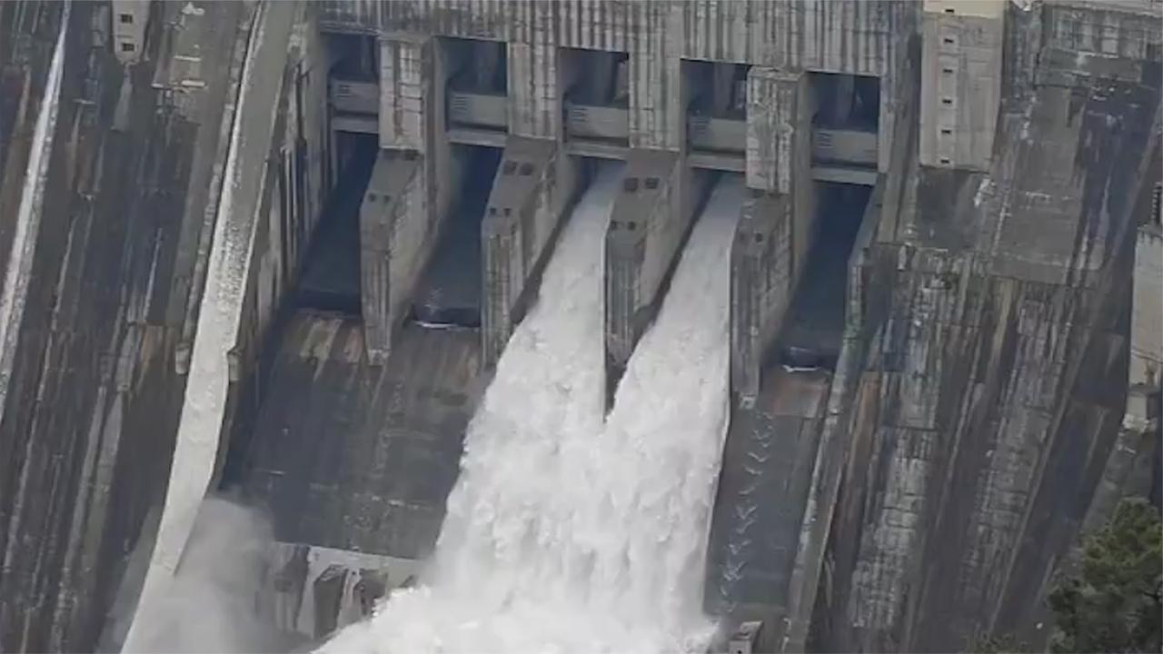 印度“断水”后遭遇强降雨