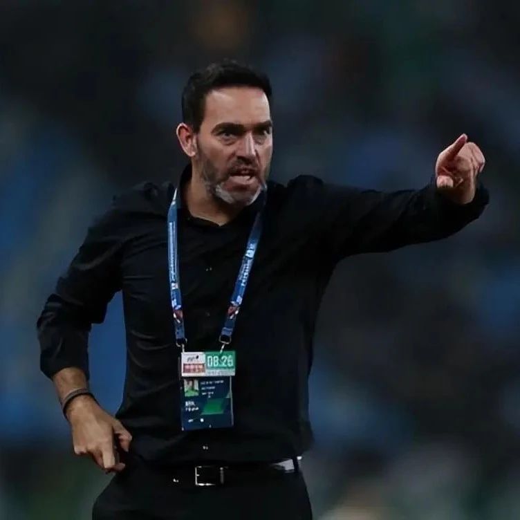 苏亚雷斯刚官宣出任亚泰新帅，就酝酿两笔签约，贝里奇将要被清洗