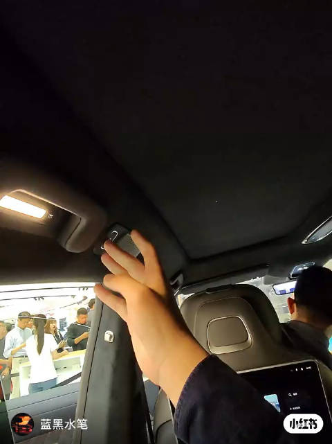 蔚来ET9在车内看5D视频，有电影院那味了