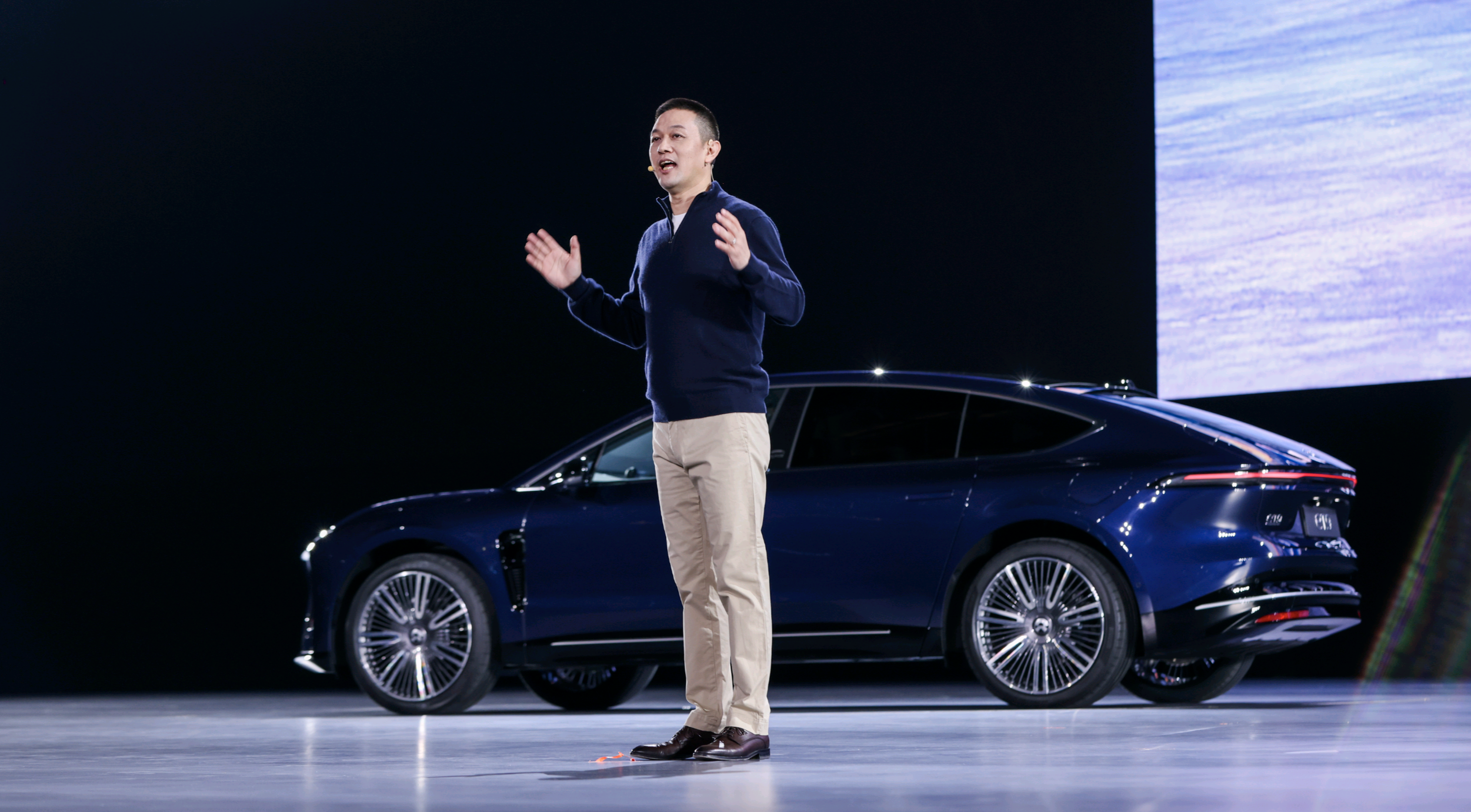 为Q4盈利拼了！蔚来乐道、萤火虫先分再合，摸着小鹏过河？