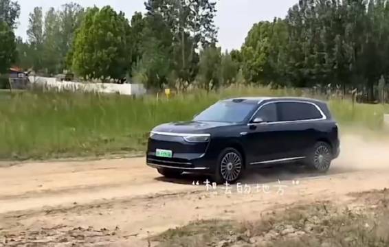 问界M8底盘确实太强了！