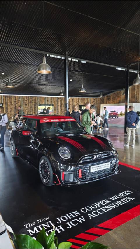 视频：宝马MINI Cooper JCW套件亮相