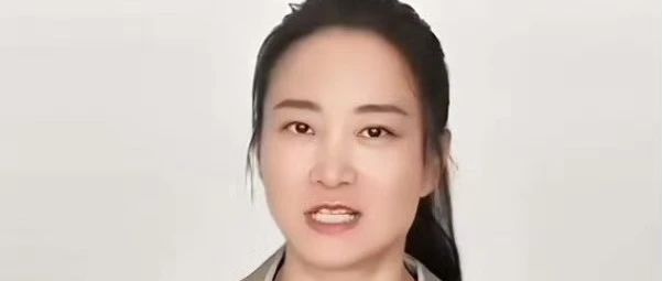 43岁贾玲，最新亮相！