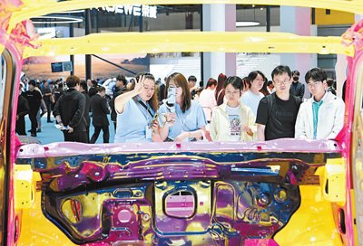 “展”出实力 “展”出信心