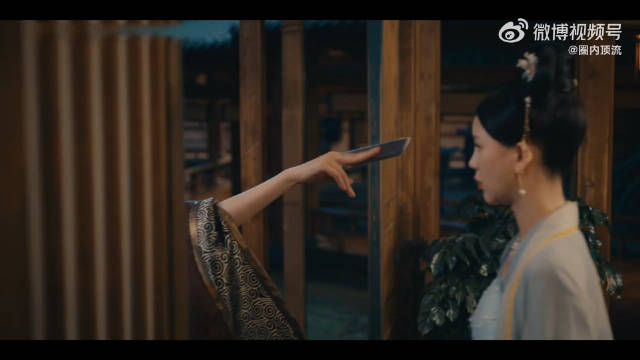 李溪芮又演上古装了！全息网游古装副本+AI仿生人的设定