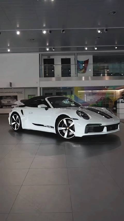 视频：保时捷992、911及Taycan亮相
