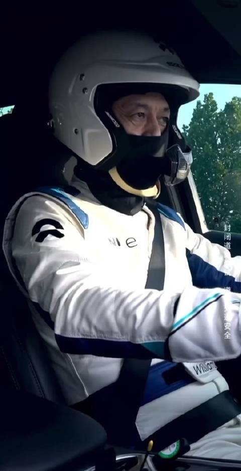 新车发布，CEO辛苦呀