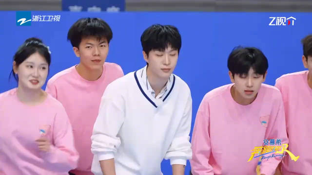 范丞丞拔旗高光被姚译添撤回