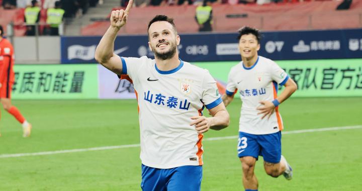 山东泰山全场占优憾平海港，卡扎伊什维利连场破门，武磊点射扳平