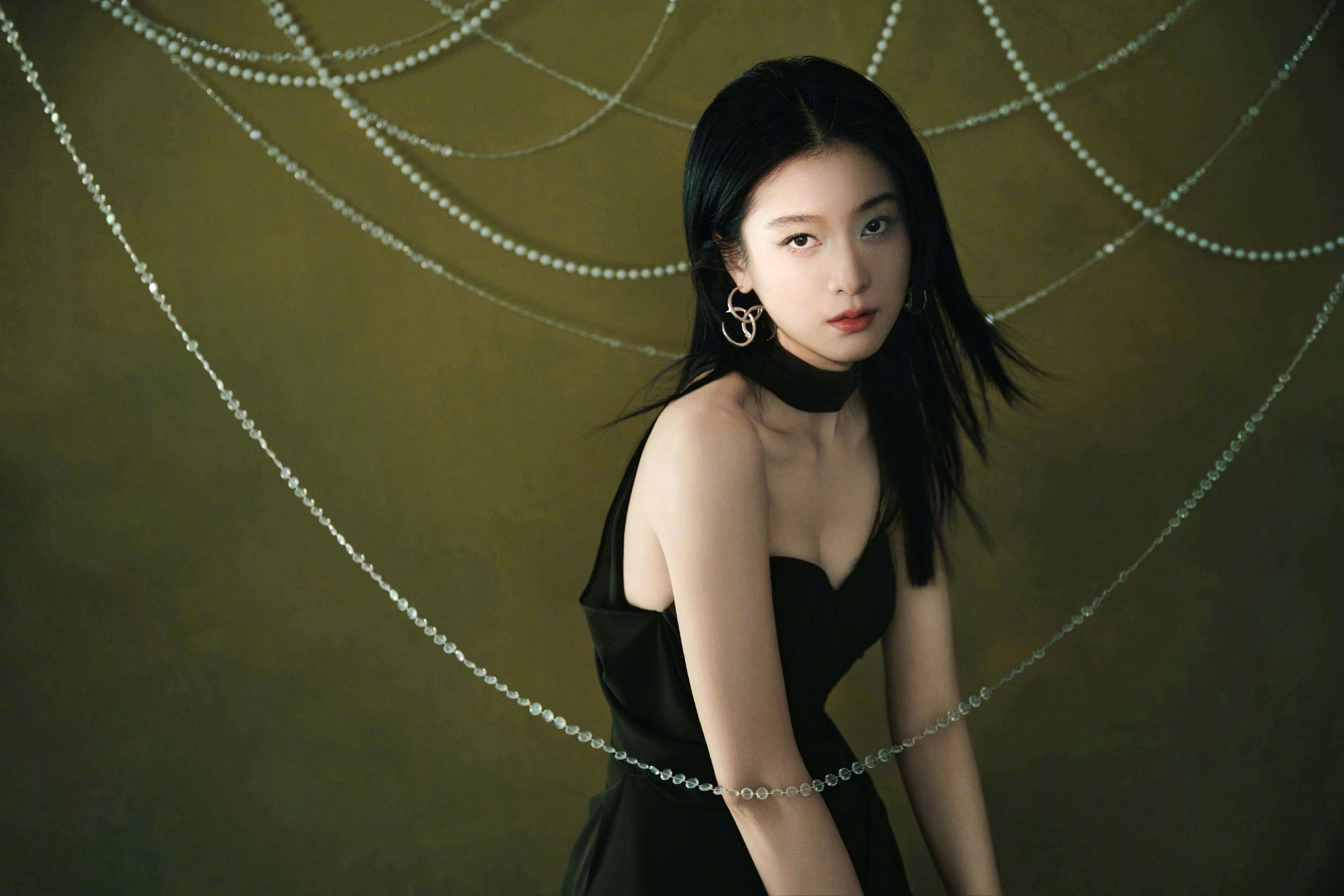 田野重染绿意丛林再披青装，光影重塑松弛秘境，与潮流共振，碰撞时尚魅力