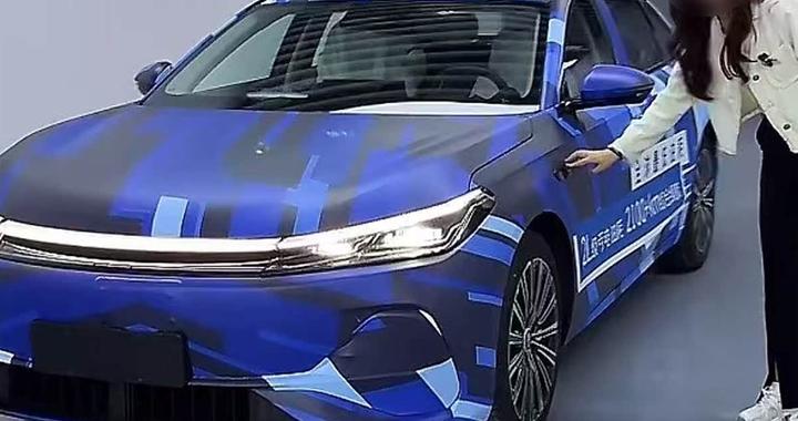 2L油耗+2100km续航，银河星耀8姊妹车？吉利银河全新混动轿车曝光