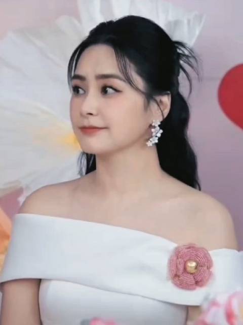 老婆说马上520了，她要和我久久久