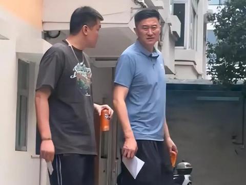 后院起火！广东男篮休赛期传一好一坏消息！新星闹离队，杜锋摊牌