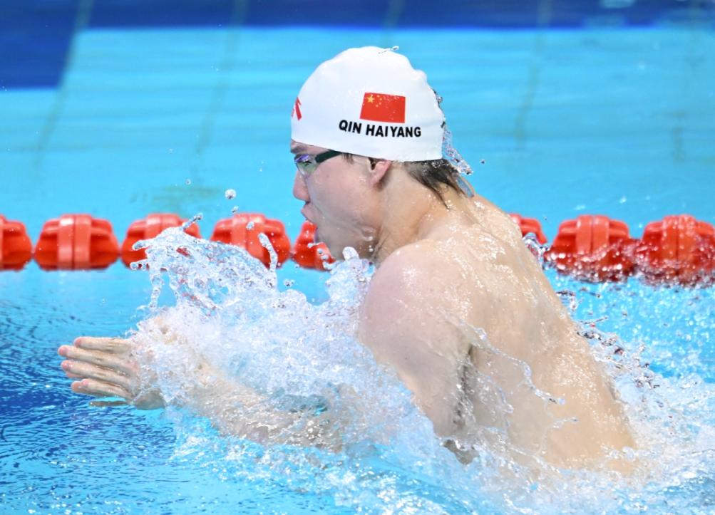 个人第二金 覃海洋全国游泳冠军赛50米蛙泳夺冠