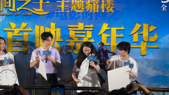 王俊凯周深这俩人一个比一个会捧