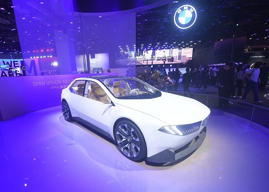 宝马新世代驾趣概念车。
