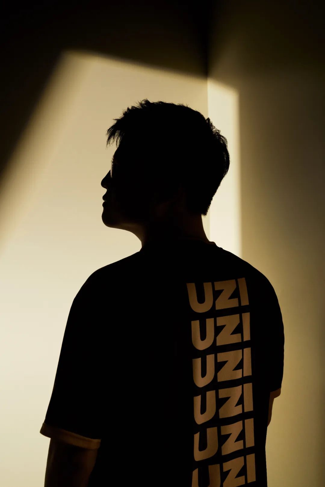 重磅:「Uzi」加入LOL名人堂,喜提定制版「奔驰大G」!
