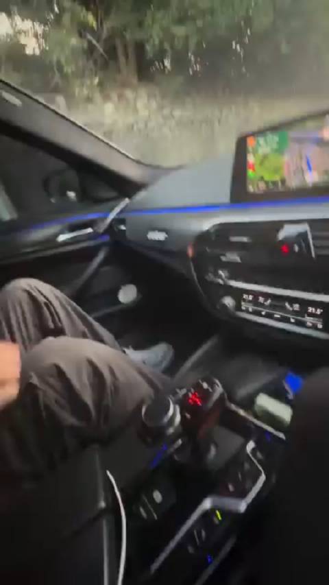 来感受下宝马M5的推背感！