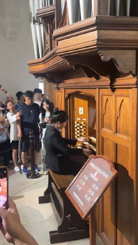 100年前琴发出的声音，只有这样的琴才能弹出加勒比海盗的感觉