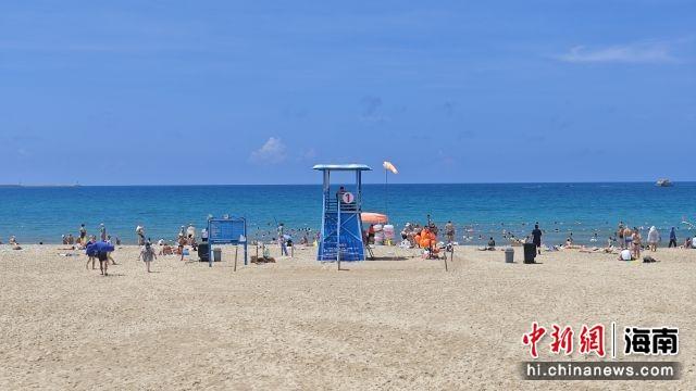 5月22日,三亚大东海旅游区国家4A级旅游景区揭牌仪式在大东海旅游区举行。张月和 摄