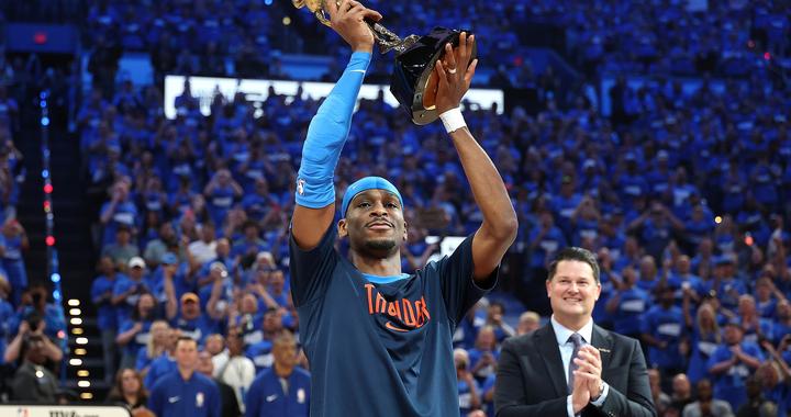 亚历山大领衔青年军冲击卫冕冠军湖人西部双雄争霸战一触即发