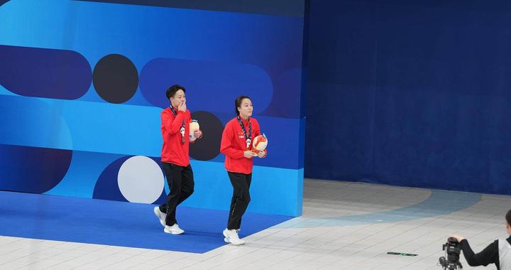 昌雅妮因伤退赛，陈艺文搭档陈佳夺得女双3米板金牌