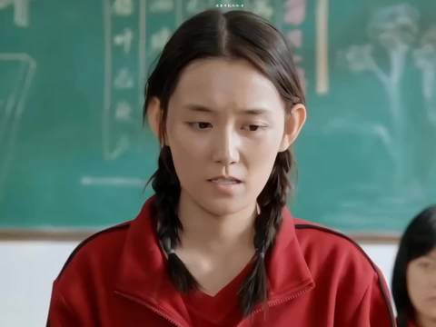 素颜倔强哭戏好好啊!不愿看到她流泪的眼睛 演的真的很有感染力