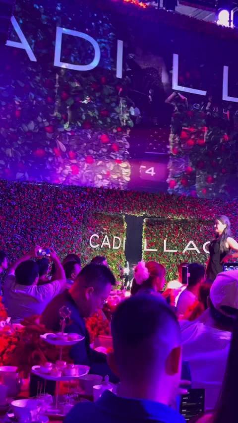 全新XT4品鉴会，品牌大使戚薇也来了 她好美