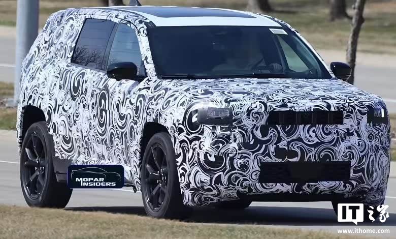 全新 Jeep 自由光谍照曝光：混动系统加持，有望年内上市