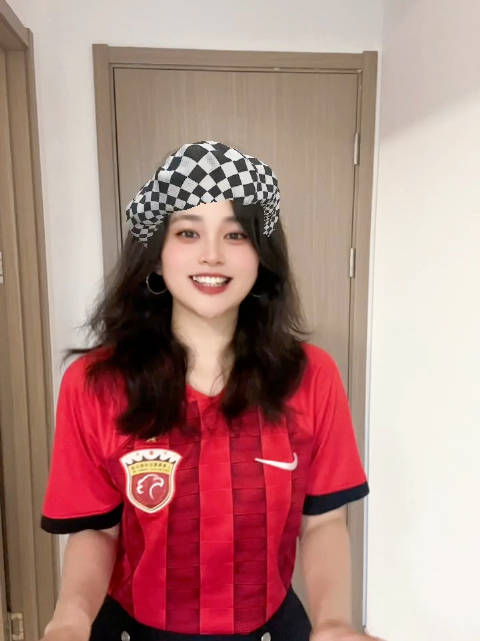 听说这个内马尔胜利之舞很火 在努力驯服我的四肢了，需要鼓励哈哈哈哈哈！