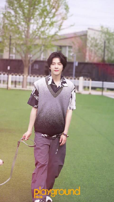 以时尚视角聚焦流浪动物，这个夏天，领养即潮流！