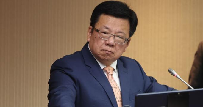 曾因预算被砍哭穷，台官员承认“用公车送爱犬美容”思虑不周，被批“轻描淡写”