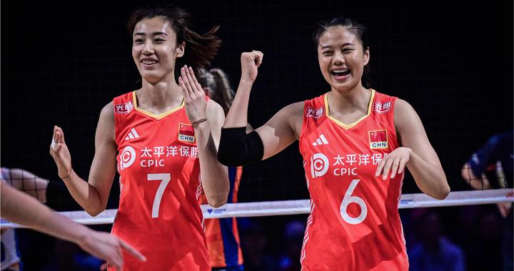 女排首发呼之欲出！4名老将是球队主体框架，众新星需要锦上添花